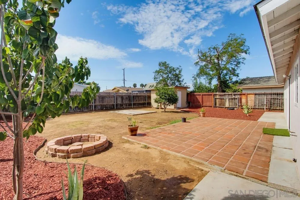1439 MISSION Escondido, CA 92027