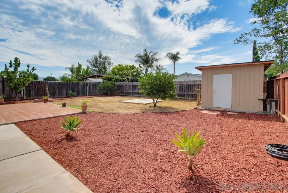 1439 MISSION Escondido, CA 92027