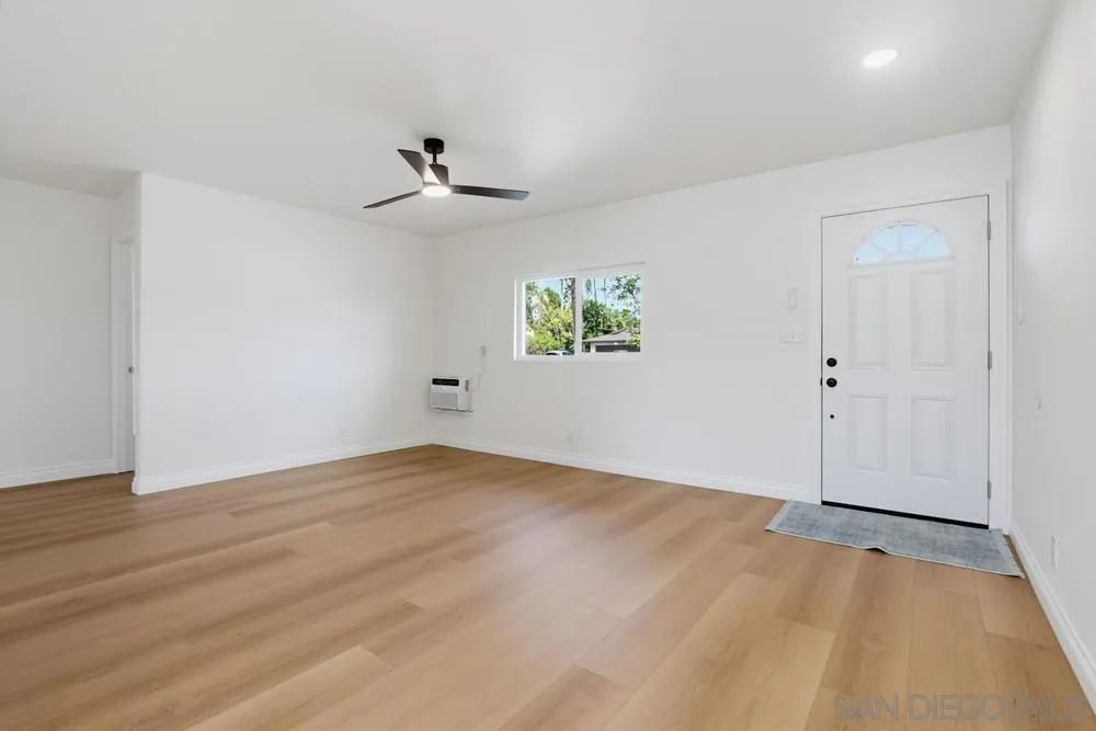 1439 MISSION Escondido, CA 92027