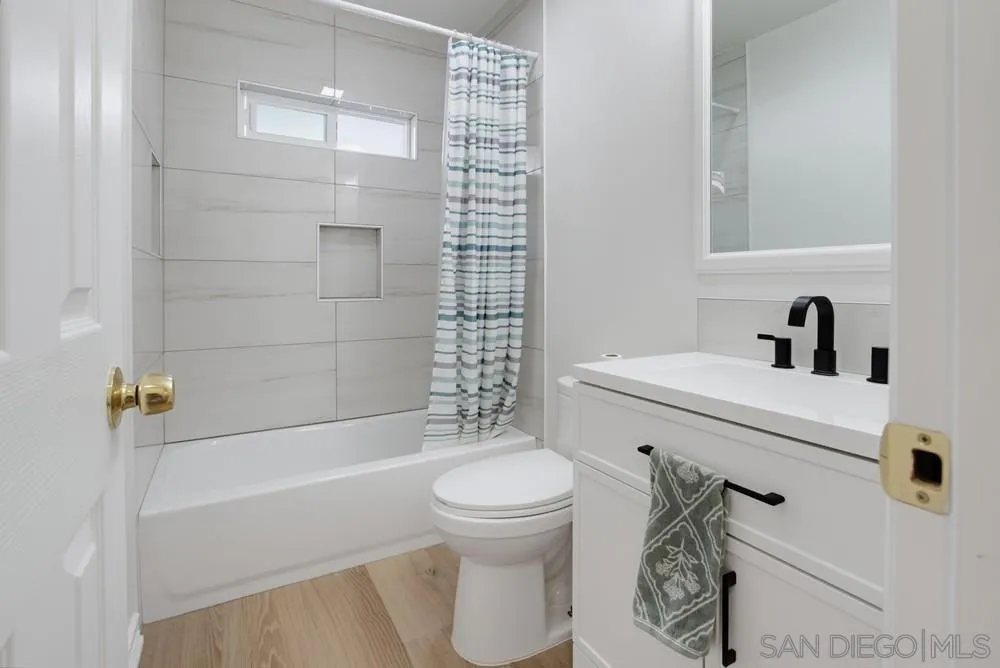 1439 MISSION Escondido, CA 92027