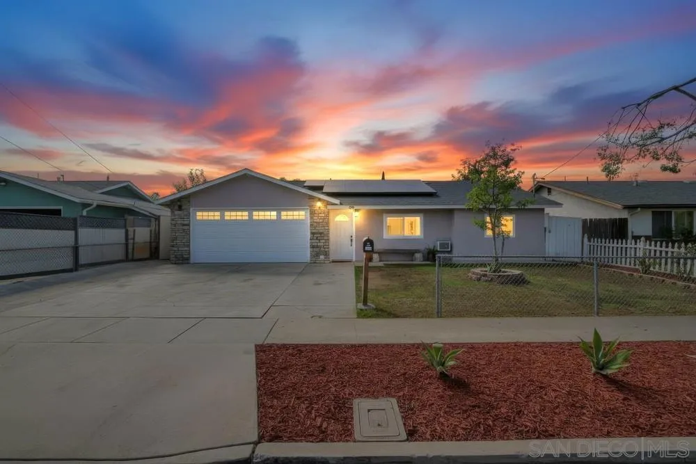 1439 MISSION Escondido, CA 92027