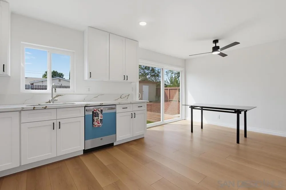 1439 MISSION Escondido, CA 92027