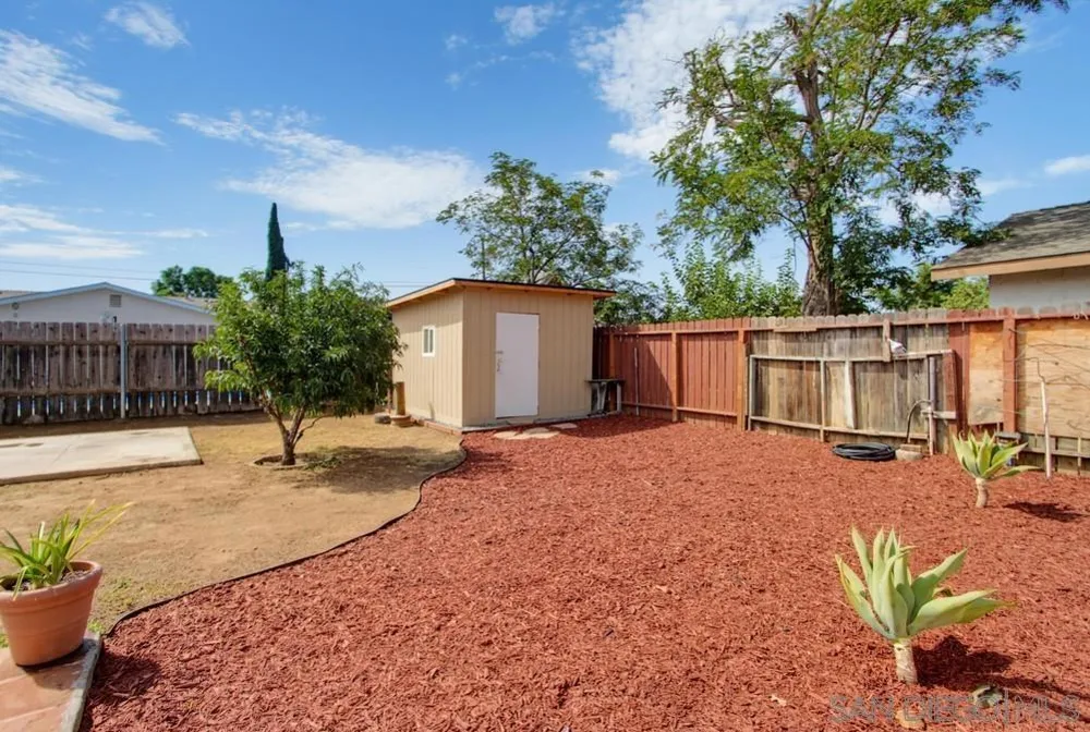 1439 MISSION Escondido, CA 92027