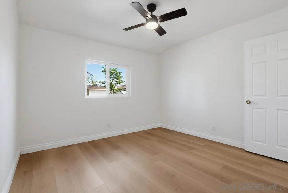 1439 MISSION Escondido, CA 92027
