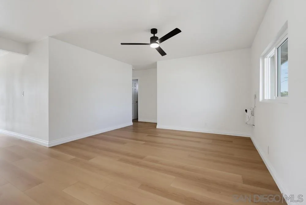 1439 MISSION Escondido, CA 92027