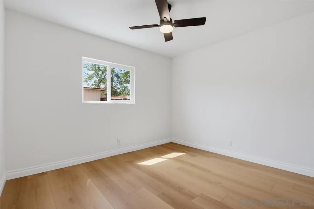 1439 MISSION Escondido, CA 92027