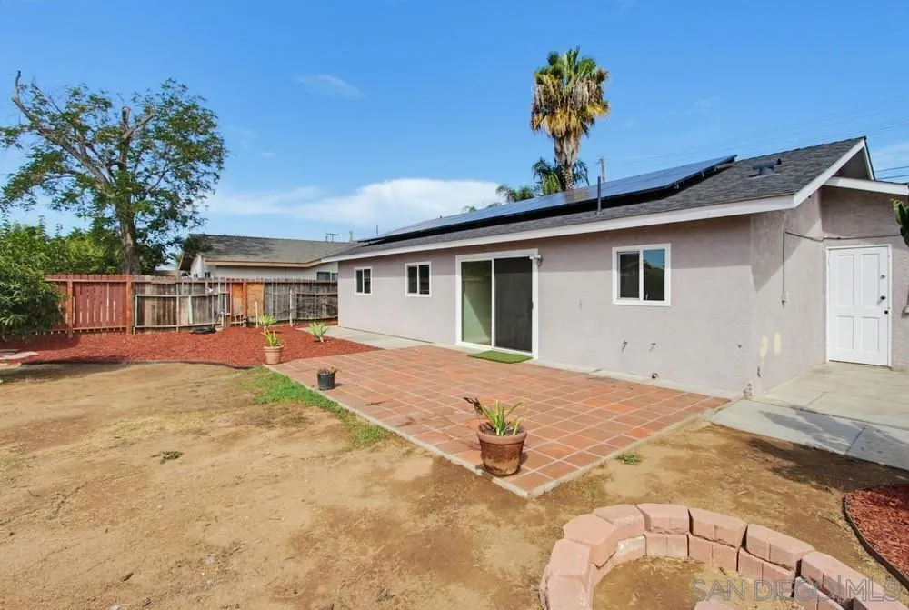 1439 MISSION Escondido, CA 92027