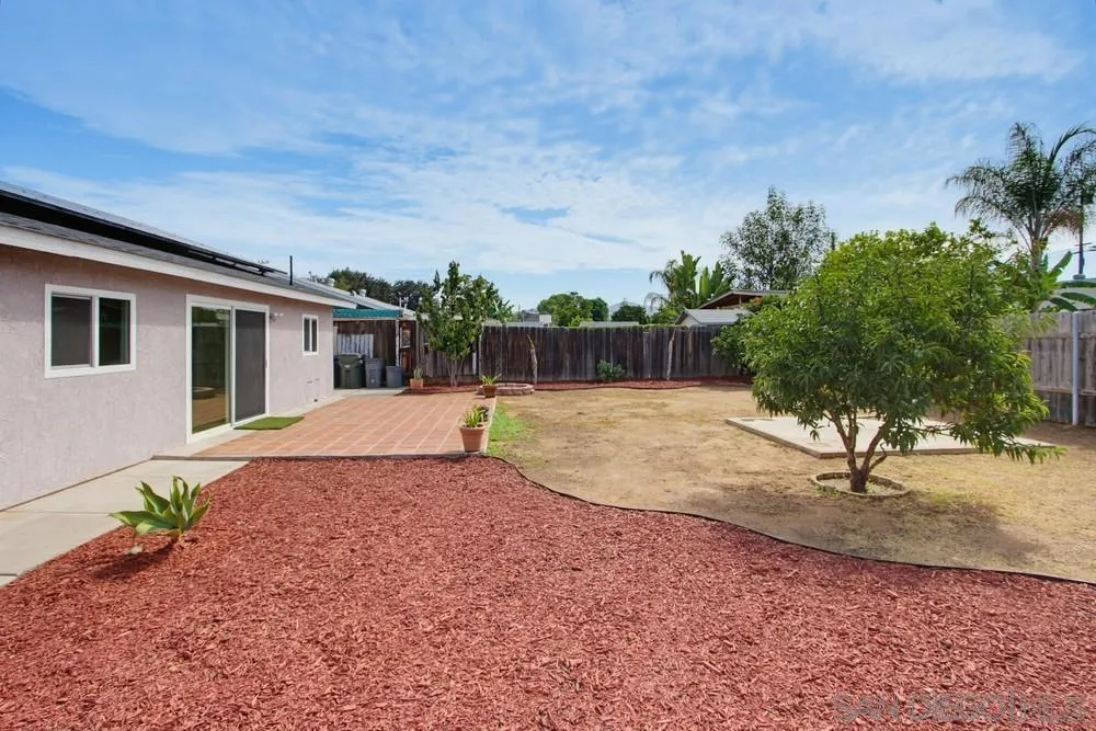 1439 MISSION Escondido, CA 92027