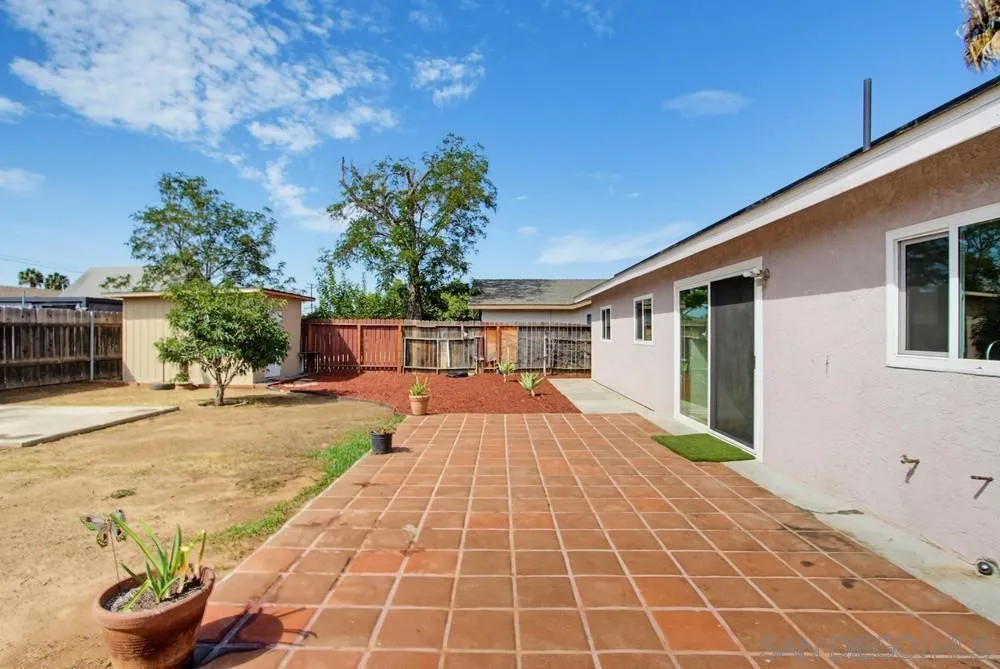 1439 MISSION Escondido, CA 92027