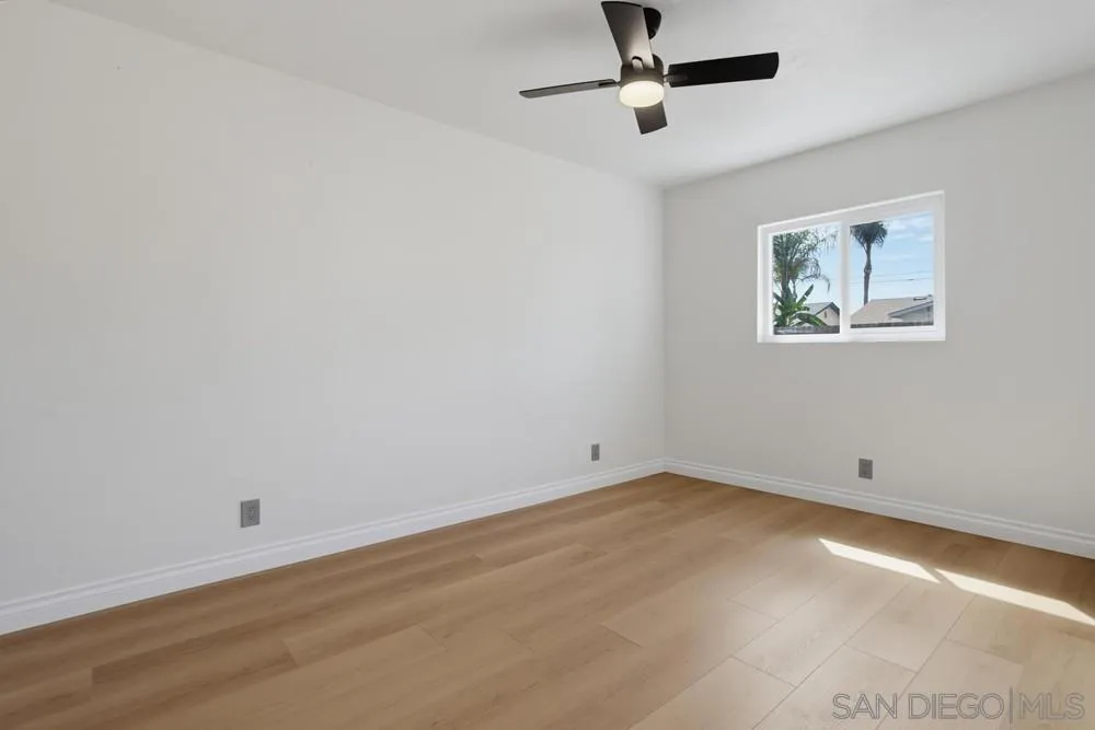1439 MISSION Escondido, CA 92027