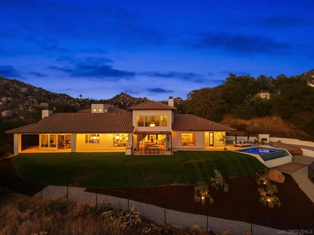 15711 Salida Del Sol Ramona, CA 92065
