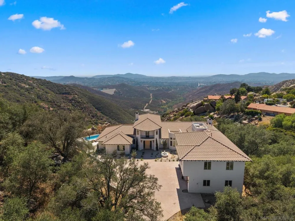 15711 Salida Del Sol Ramona, CA 92065