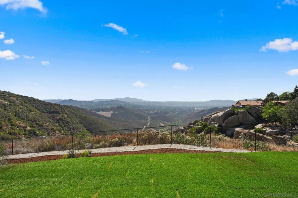 15711 Salida Del Sol Ramona, CA 92065