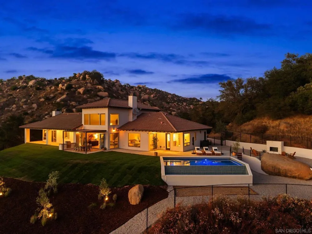 15711 Salida Del Sol Ramona, CA 92065