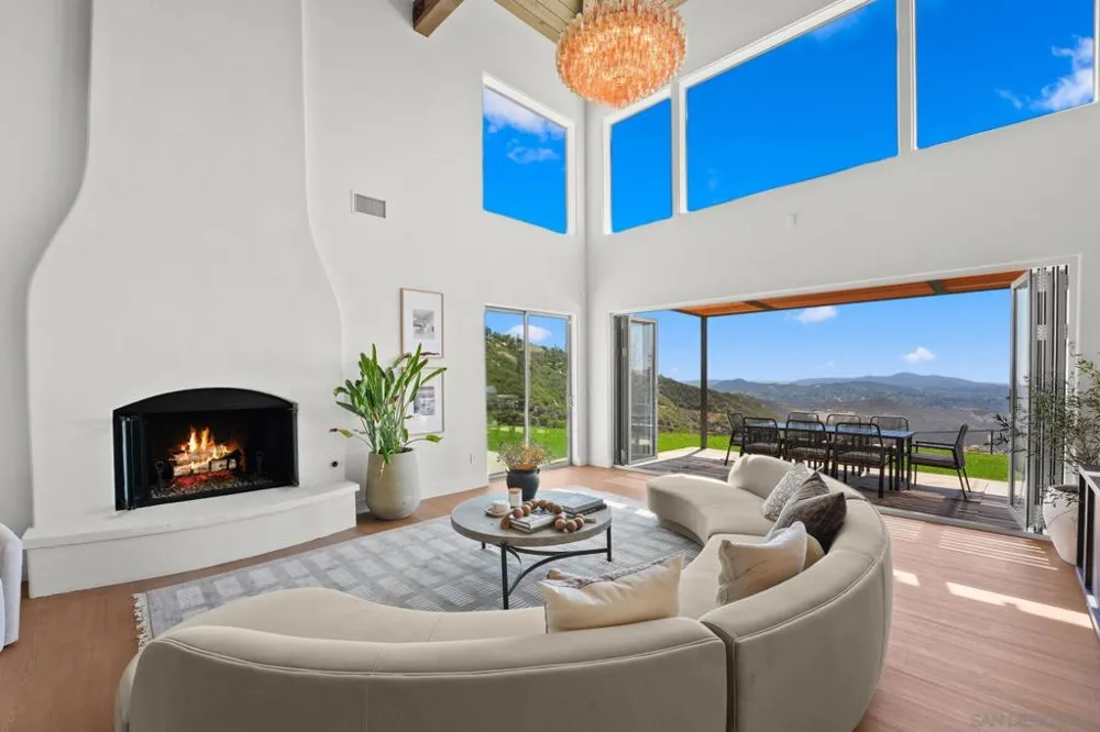 15711 Salida Del Sol Ramona, CA 92065
