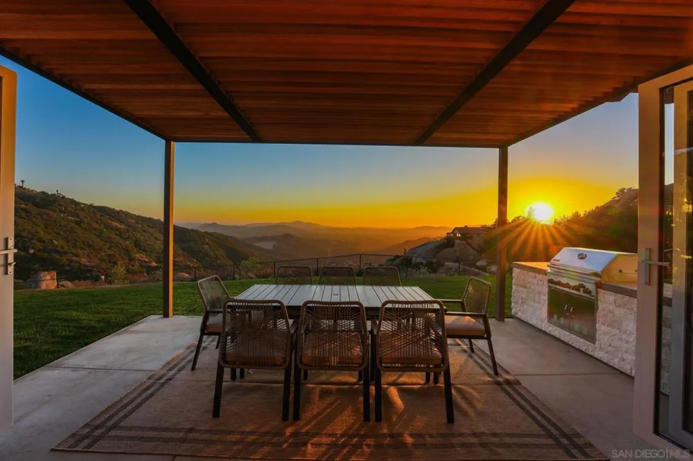 15711 Salida Del Sol Ramona, CA 92065