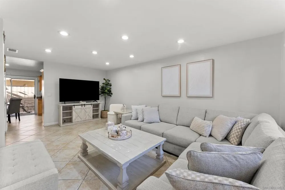 317 S Mollison #3 El Cajon, CA 92020