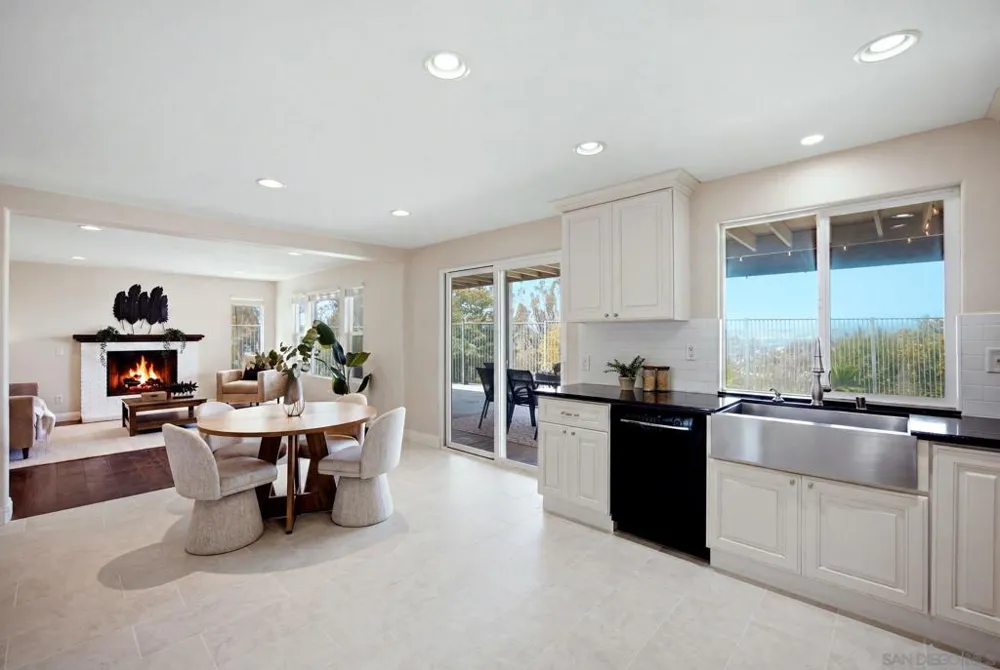 150 Ridge View Way Oceanside, CA 92057
