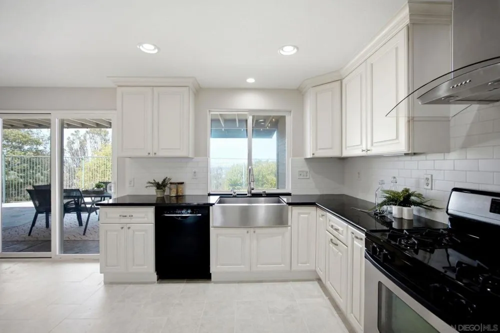 150 Ridge View Way Oceanside, CA 92057