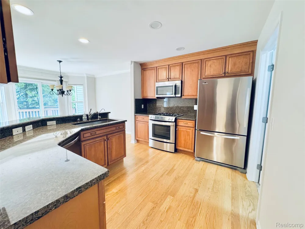 8055 SPRINGDALE DRIVE White Lake Charter Township, MI 48386