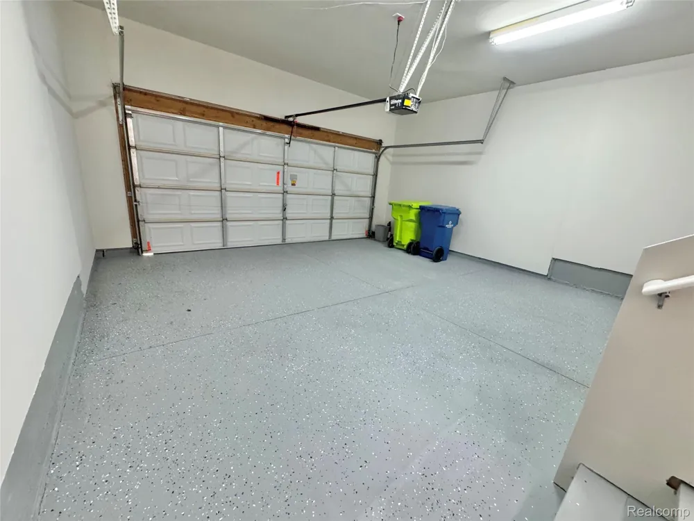 8055 SPRINGDALE DRIVE White Lake Charter Township, MI 48386