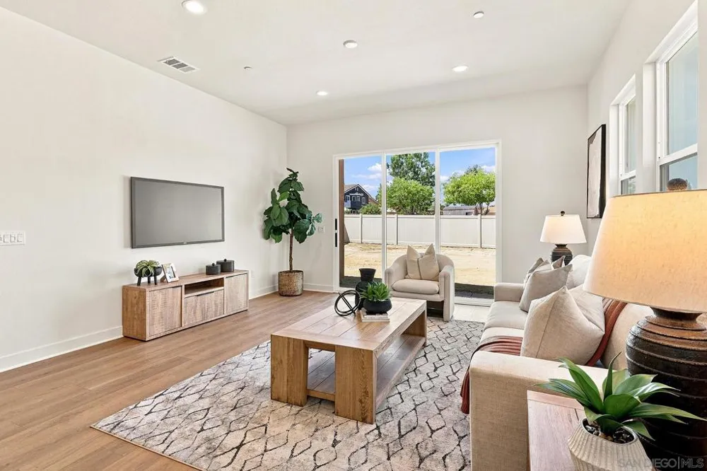 777 Michael Ct Vista, CA 92081
