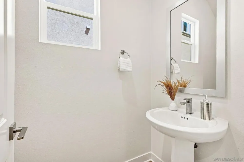 777 Michael Ct Vista, CA 92081