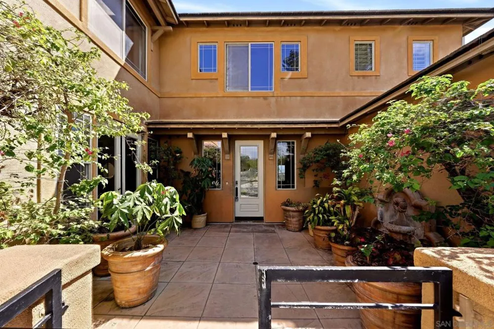 1587 Wishing Star Dr. Chula Vista, CA 91915