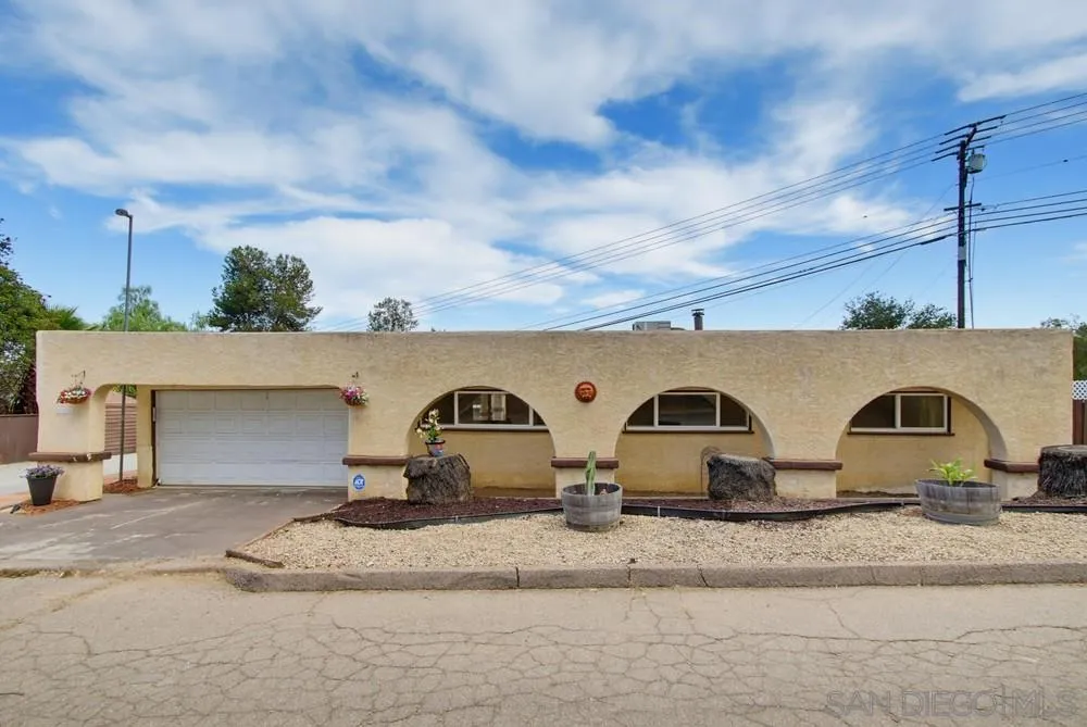 321 North El Cajon, CA 92021