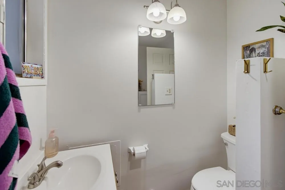 321 North El Cajon, CA 92021