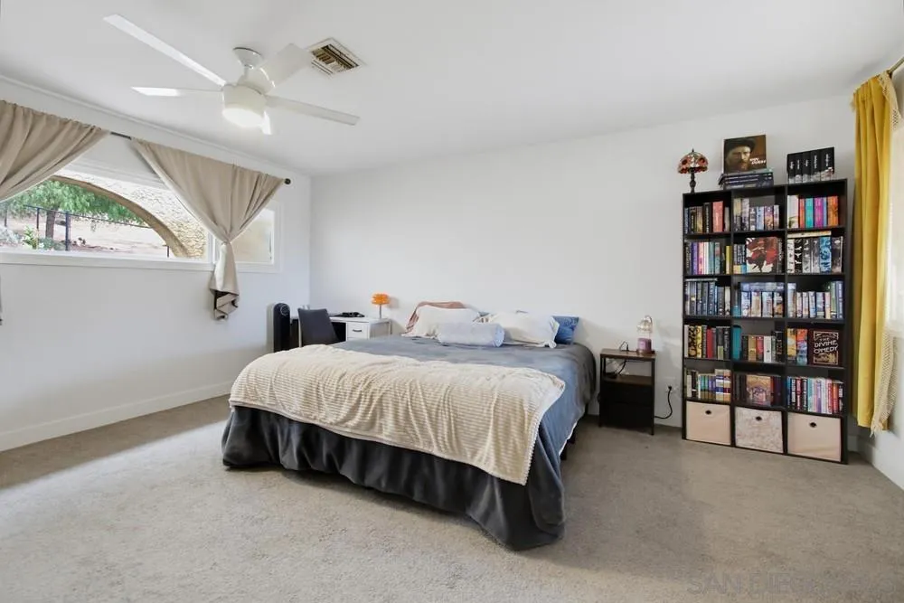 321 North El Cajon, CA 92021