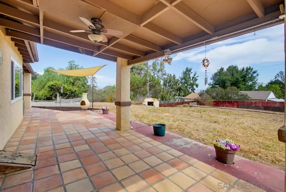 321 North El Cajon, CA 92021