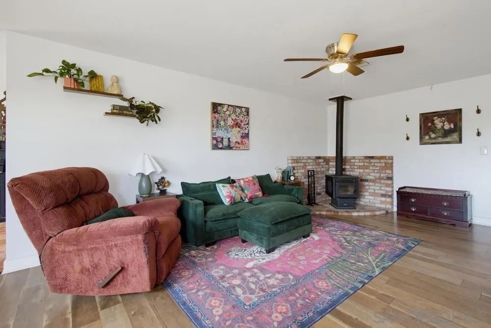 321 North El Cajon, CA 92021