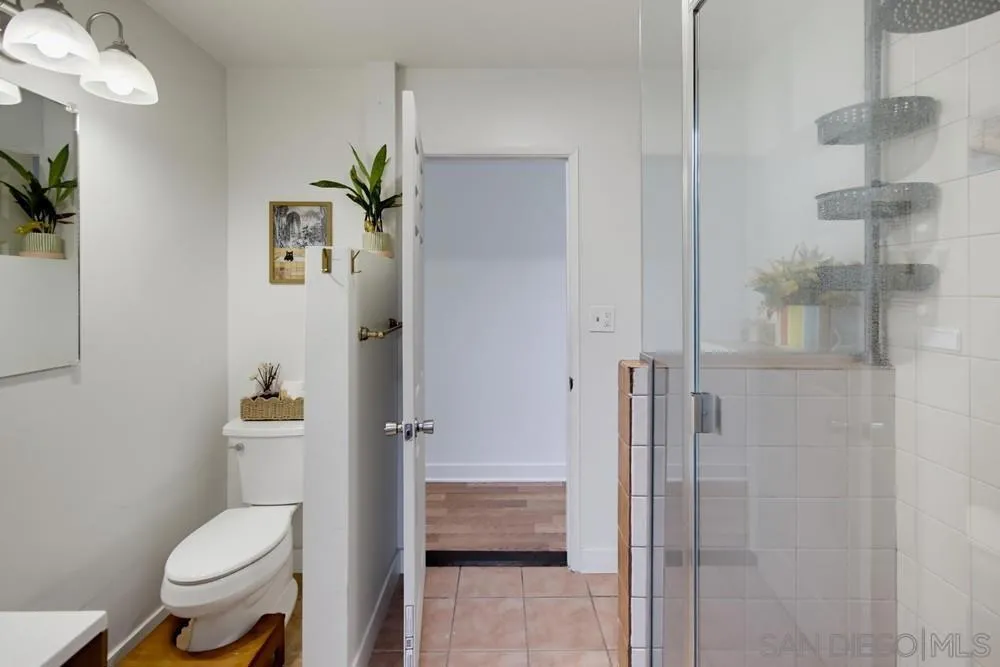 321 North El Cajon, CA 92021