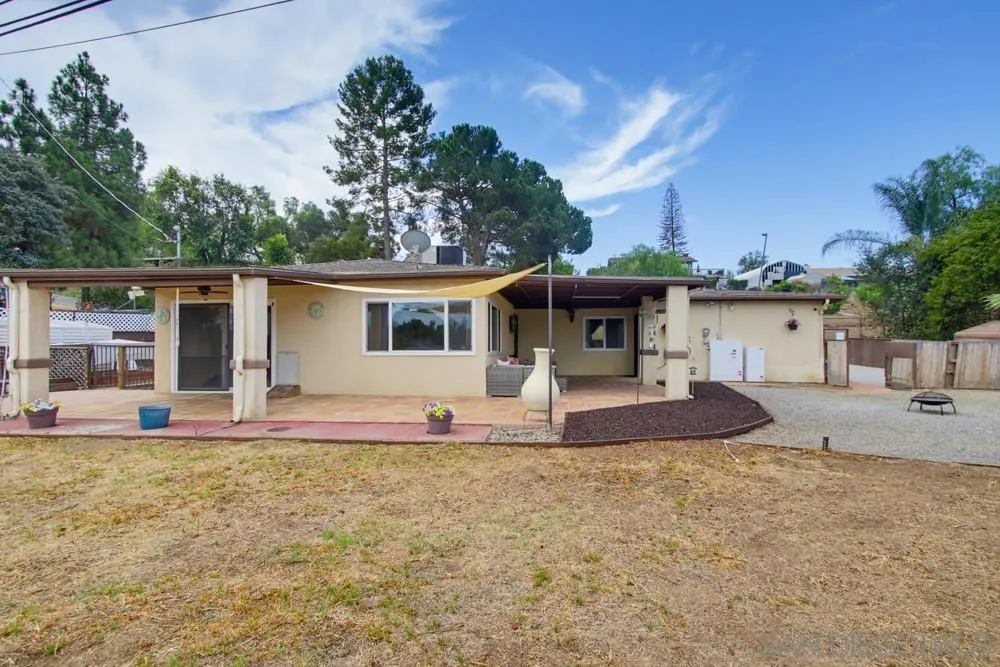 321 North El Cajon, CA 92021