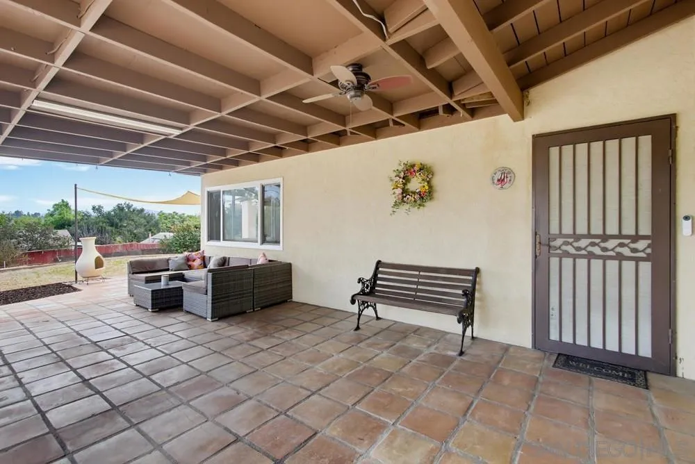 321 North El Cajon, CA 92021