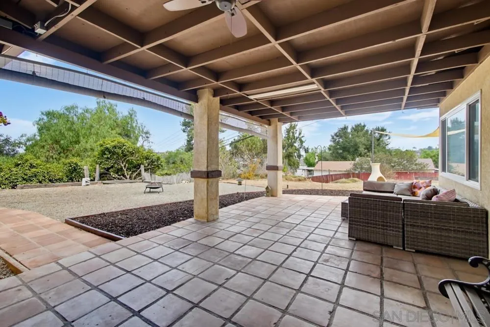 321 North El Cajon, CA 92021