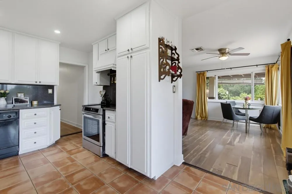 321 North El Cajon, CA 92021