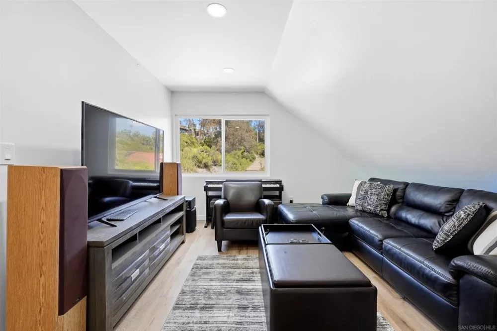 5476 Maisel Way San Diego, CA 92115