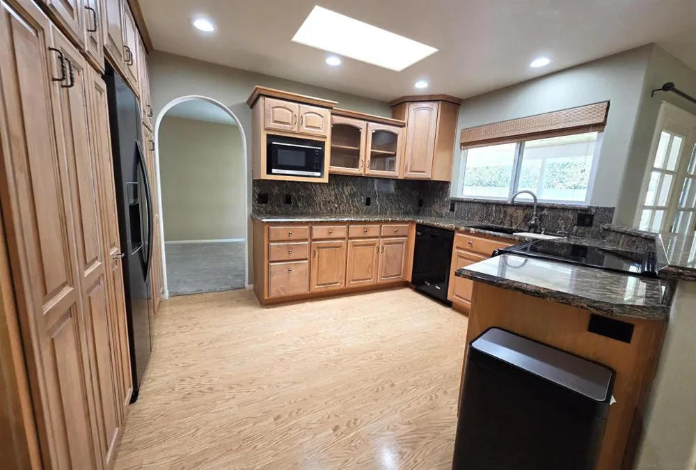 6264 Court San Diego, CA 92120