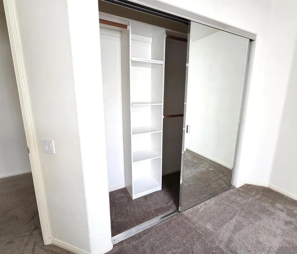 6264 Court San Diego, CA 92120