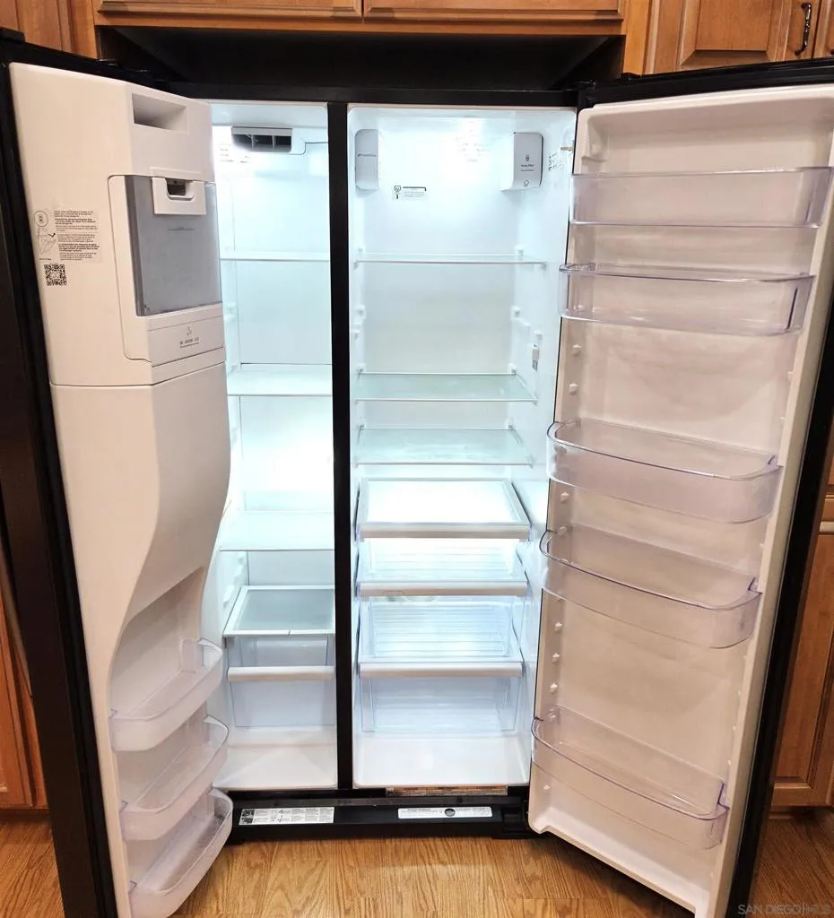 6264 Court San Diego, CA 92120