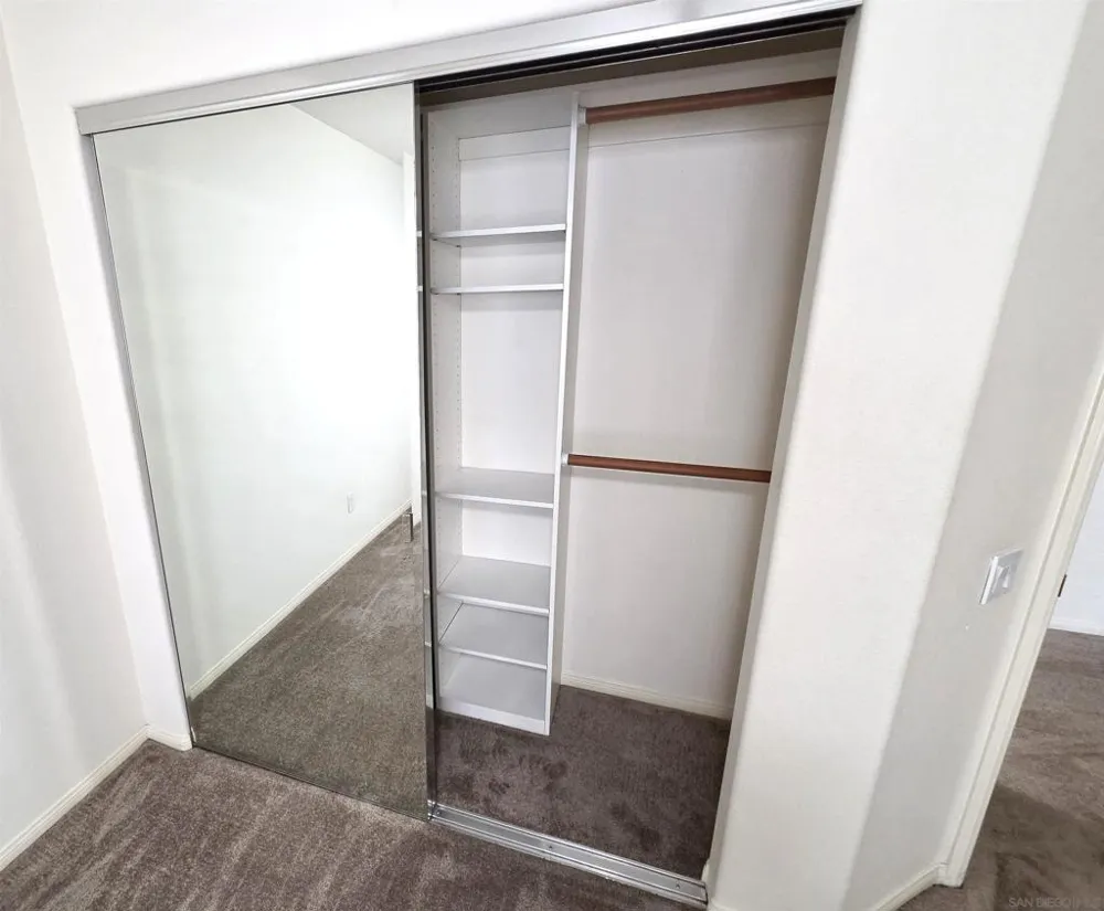 6264 Court San Diego, CA 92120