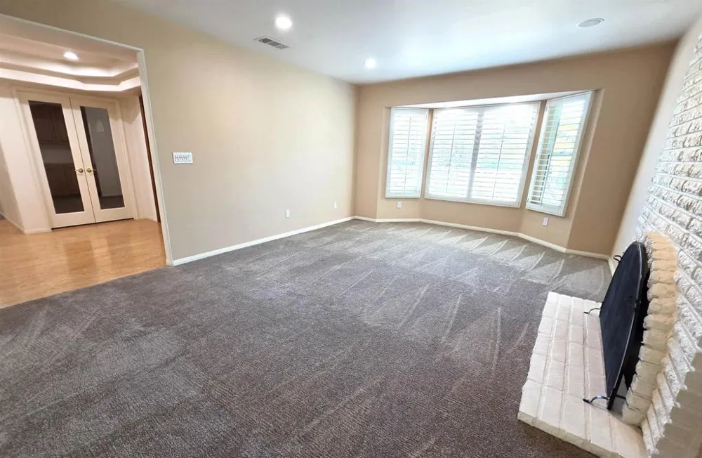 6264 Court San Diego, CA 92120
