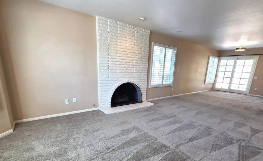 6264 Court San Diego, CA 92120