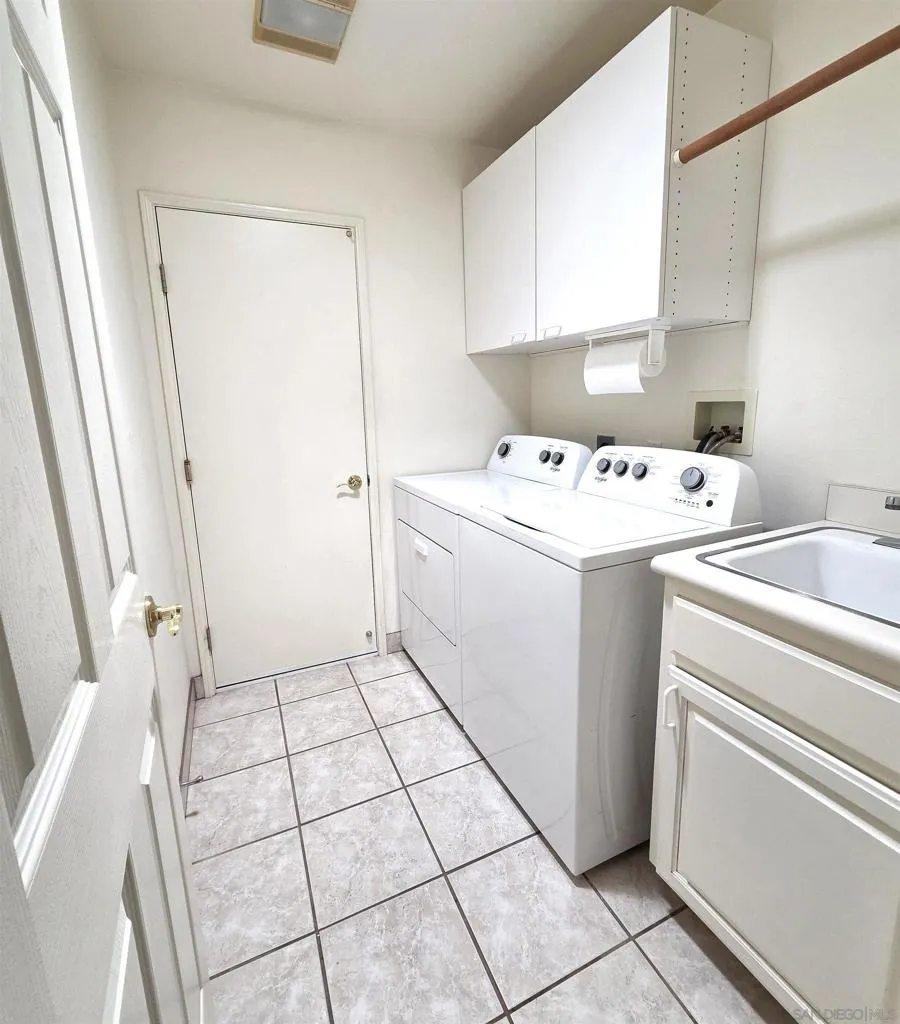 6264 Court San Diego, CA 92120