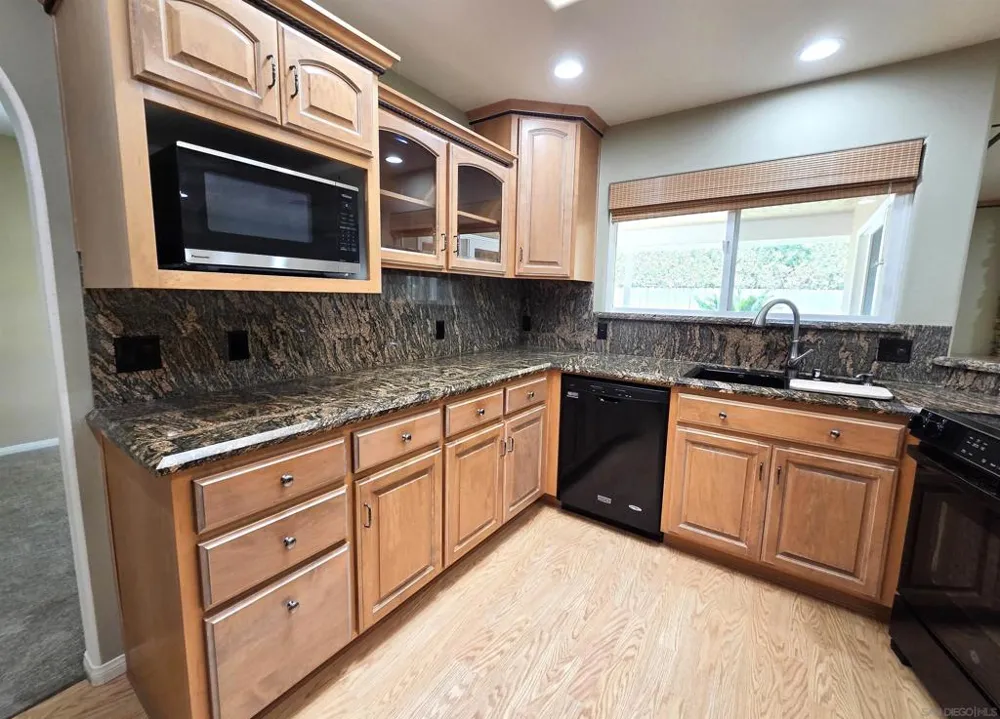 6264 Court San Diego, CA 92120