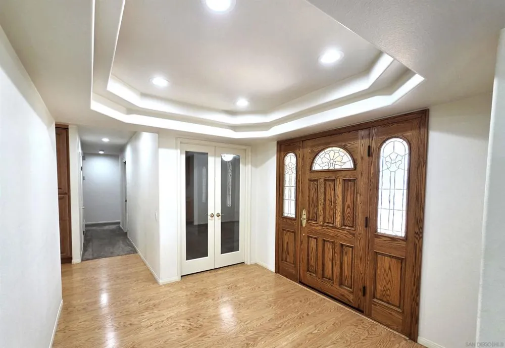 6264 Court San Diego, CA 92120
