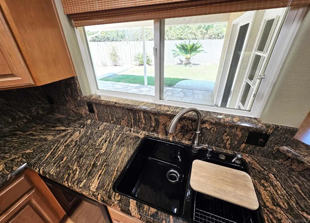 6264 Court San Diego, CA 92120