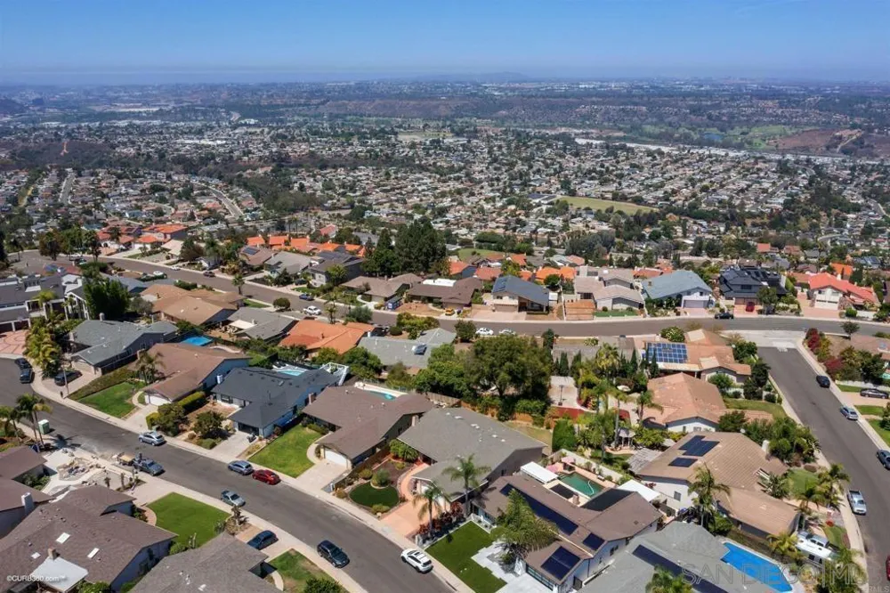 6264 Court San Diego, CA 92120